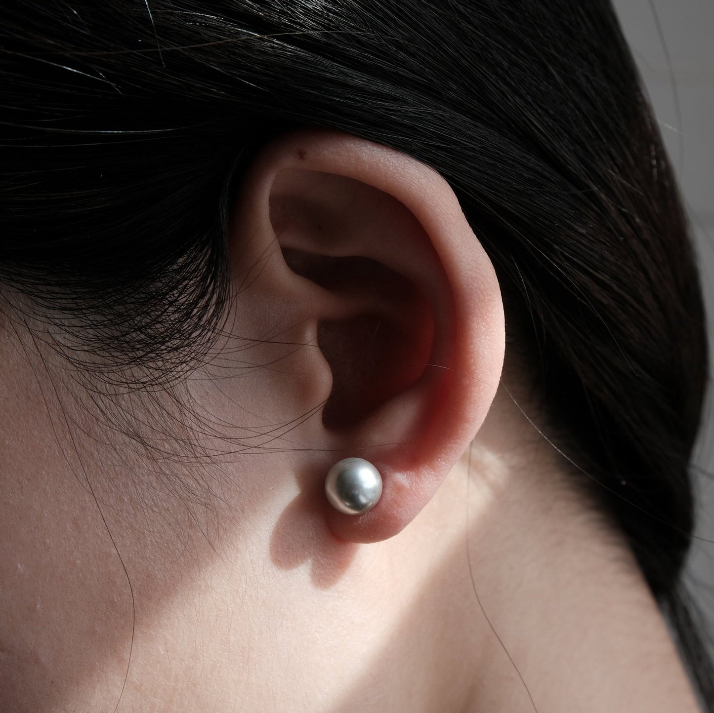 Pearl Classic Earrings | 8mm Pearl in 3 Colours