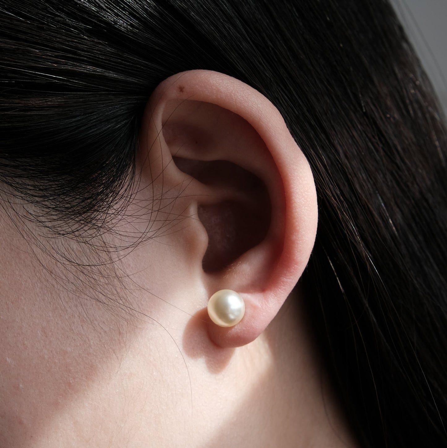 Pearl Classic Earrings | 8mm Pearl in 3 Colours